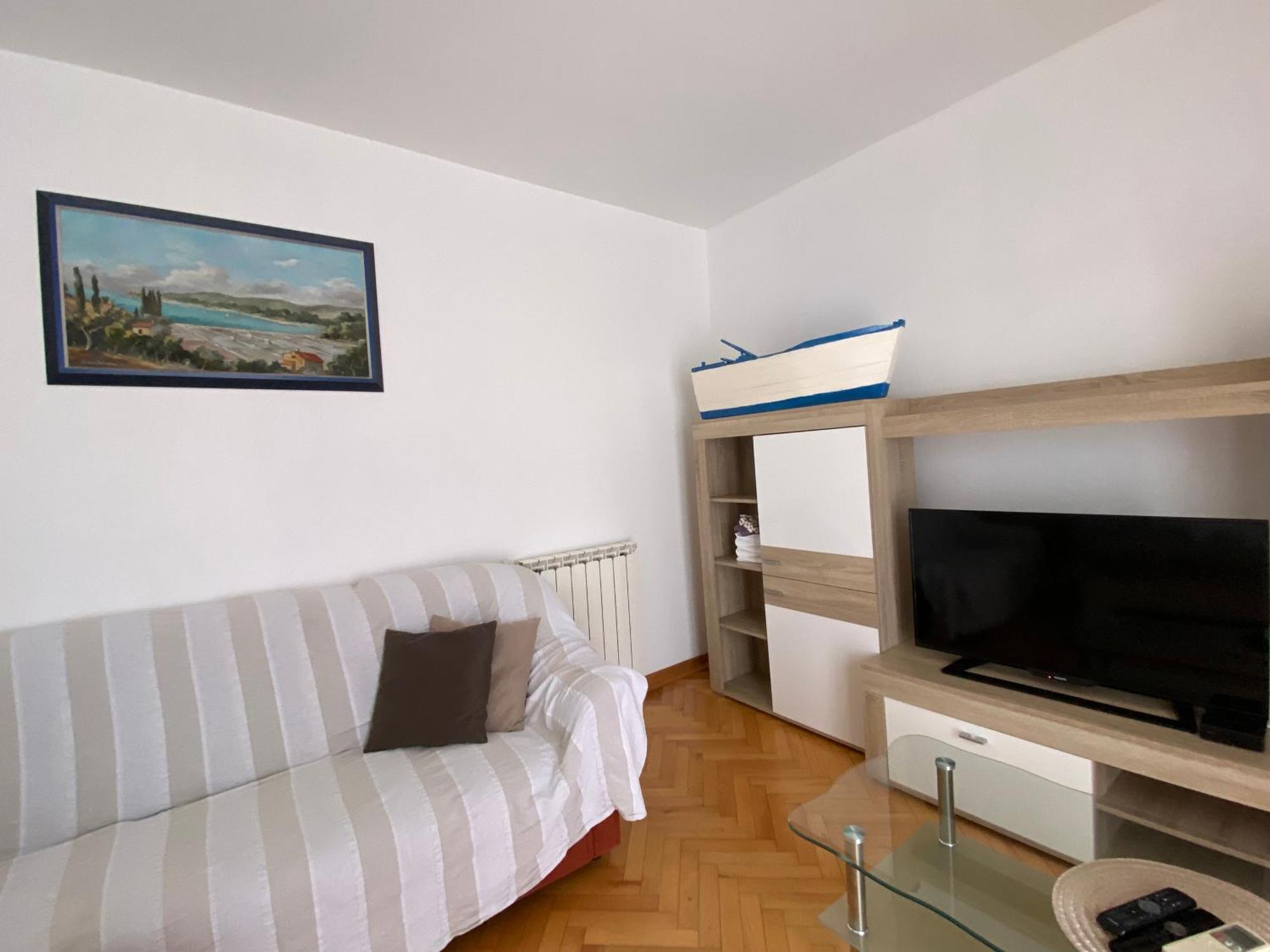 Franca Apartment *